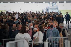 People At The Entrance Of The Vaccination Center -  Naples