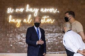 Biden visits restaurant in Washington, DC