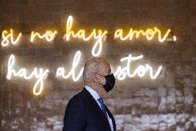 Biden visits restaurant in Washington, DC