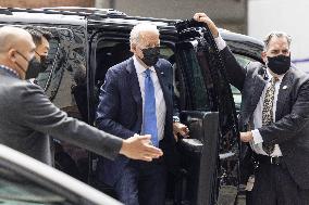 Biden visits restaurant in Washington, DC