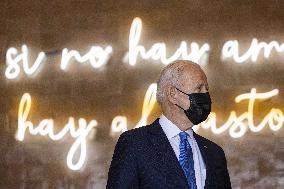 Biden visits restaurant in Washington, DC