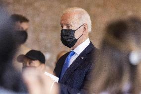 Biden visits restaurant in Washington, DC