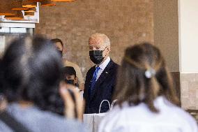 Biden visits restaurant in Washington, DC