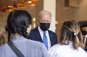 Biden visits restaurant in Washington, DC
