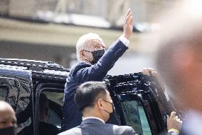 Biden visits restaurant in Washington, DC