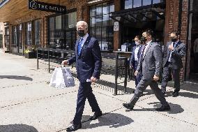 Biden visits restaurant in Washington, DC