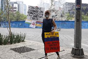 Protest Against Government Of Colombia - Mexico