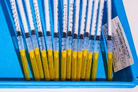 Covid19 Vaccinodrome Within The Exhibition Center At Porte De Versailles - Paris