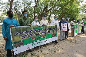 Pro-environmentalist youth organization Green Voice activists - Dhaka