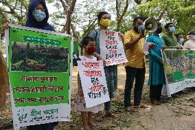 Pro-environmentalist youth organization Green Voice activists - Dhaka