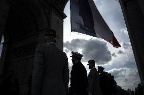 Macron at ceremony for 76th anniversary of WWII victory - Paris