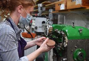 Manufacture Of Tropezian Sandals - Saint-Tropez