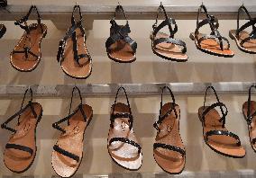 Manufacture Of Tropezian Sandals - Saint-Tropez