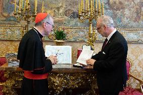 Pope Francis Meets President of the Republic of Latvia - Vatican