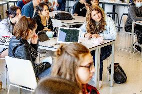 Dutch secondary schools to be fully open - Amsterdam