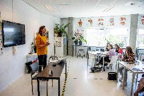 Dutch secondary schools to be fully open - Amsterdam