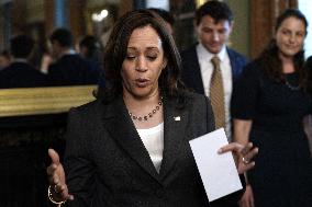 Kamala Harris swears in Eric Lander - Washington