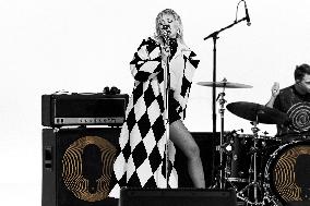 Miley Cyrus New Magnum Ice Cream 2021 Muse