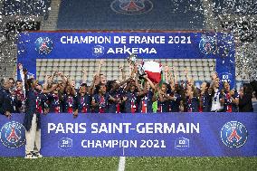 French Women PSG Team Celebrates Victory - Paris