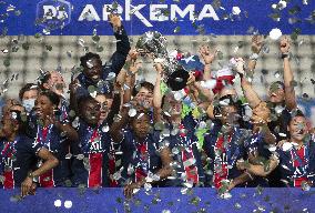 French Women PSG Team Celebrates Victory - Paris