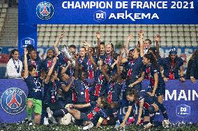 French Women PSG Team Celebrates Victory - Paris