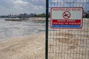 Mucus-Like Substance Known As Sea Snot In The Marmara Sea - Istanbul