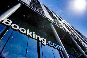 Booking.com repays 65 million euros corona support to Dutch government