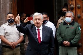 Lopez Obrador votes at Mexical Legislative Elections