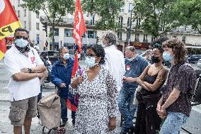 Protest in front of McDonald's restaurant - Paris