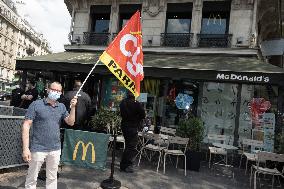 Protest in front of McDonald's restaurant - Paris