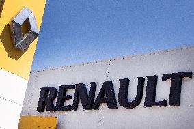 Renault Indicted For Deception In France In Diesel Engine Investigation