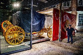 King's Golden Coach Arrives For Exhibition - Amsterdam