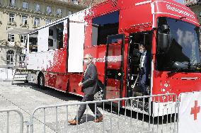 Blood Donation Bus On The Bundesplatz - Bern