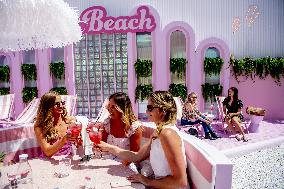Pink Beach Bar In Amsterdam Opening