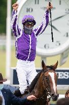 Ioritz Mendizabal Wins The Prix De Diane - Chantilly