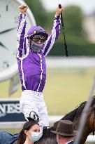 Ioritz Mendizabal Wins The Prix De Diane - Chantilly