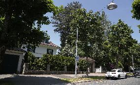 Street Lights Used As Charging Points For Electric Cars - Bern