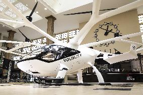 German air taxi Volocity's first flight in Paris