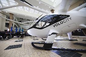 German air taxi Volocity's first flight in Paris