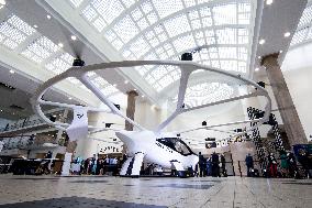 German air taxi Volocity's first flight in Paris