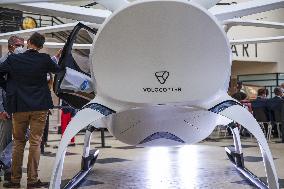 German air taxi Volocity's first flight in Paris