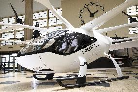 German air taxi Volocity's first flight in Paris