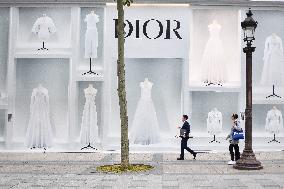 Dior To Move HQ To Champs-Elysees Building - Paris