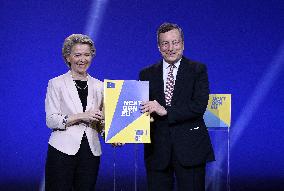 Von Der Leyen And Draghi Hold A Press Conference - Rome