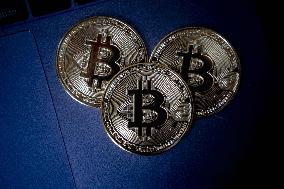 Bitcoin Falls Below $ 30,000 After China's Crackdown