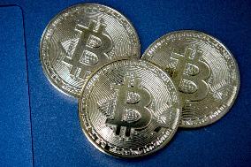 Bitcoin Falls Below $ 30,000 After China's Crackdown