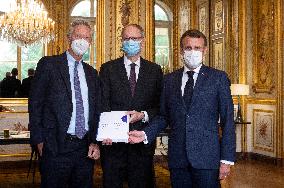 Report On Major Economic Challenges To French President Macron - Paris