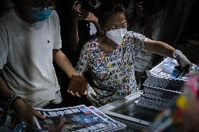 Pro-Democracy Newspaper Apple Daily Shutdown - Hong Kong