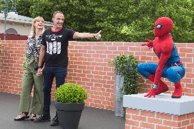 Celibrities At The Disney S Hotel New York - The Art Of Marvel Week End Experience