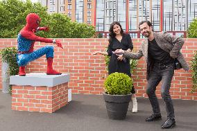 Celibrities At The Disney S Hotel New York - The Art Of Marvel Week End Experience